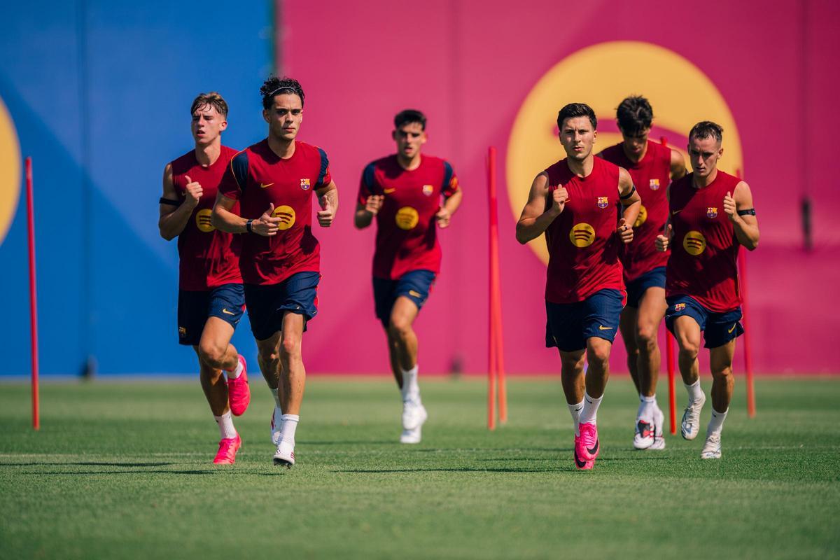 Las mejores imágenes del primer entrenamiento del FC Barcelona para preparar la temporada 2026/27