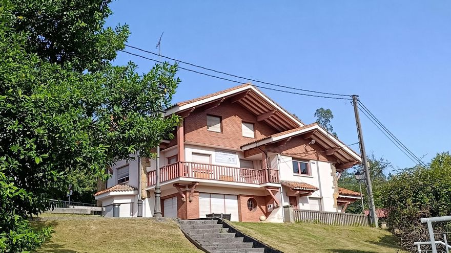 Biblioteca Pública de Carbayín Bajo.