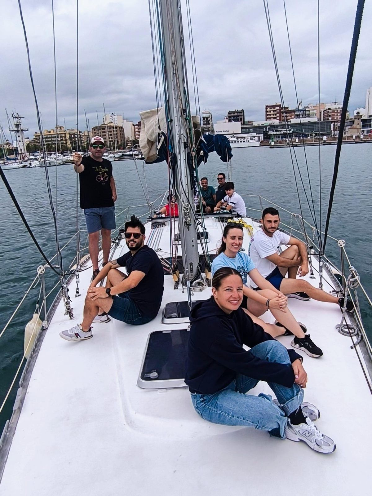 Rumbo Directo Castellón. Alumnado de la academia, durante una clase práctica.