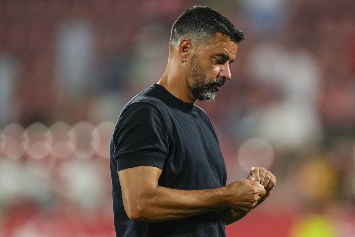 El entrenador del Girona Míchel Sánchez tras el partido de la primera jornada de LaLiga que Girona CF y Rayo Vallecano han disputado este viernes en el estadio Municipal de Montilivi