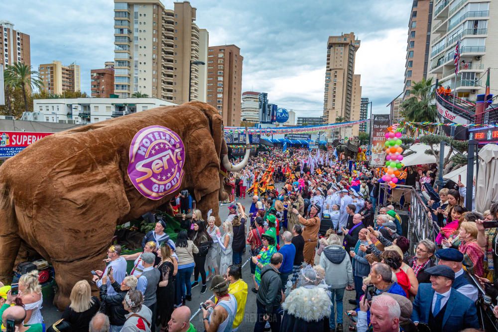 Más de 35.000 personas participan en una gran fiesta de disfraces que se celebra cada año el jueves siguiente a las Fiestas Mayores Patronales