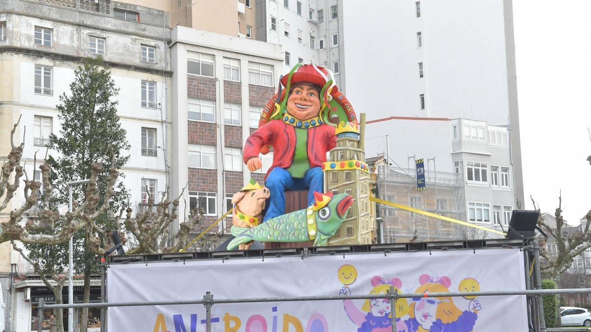 La entronización del Dios Momo, en peligro por el temporal