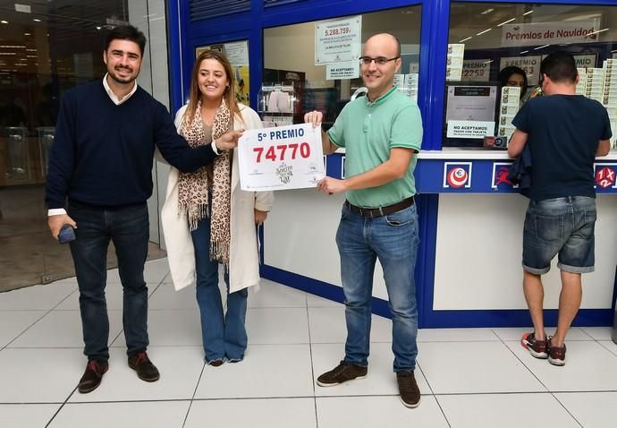 22/12/2019 TELDE.  Lotería de Navidad en Telde. CC El Mirador administración El Mirador y en CC La Mareta la administración La Brujita.  Fotógrafa: YAIZA SOCORRO.  | 22/12/2019 | Fotógrafo: Yaiza Socorro