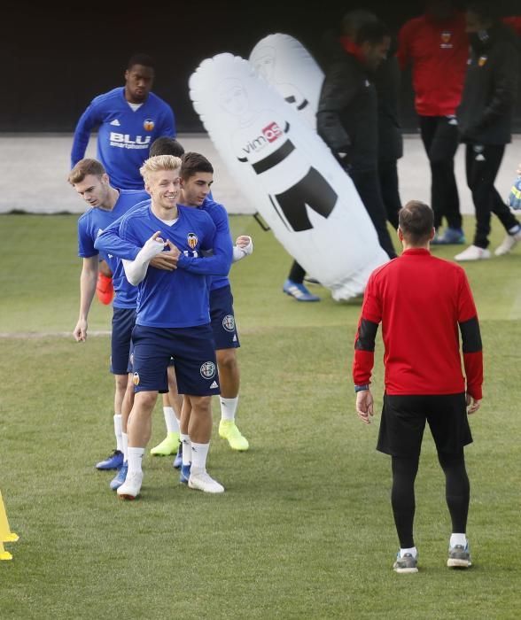 El Valencia CF prepara el partido de Copa del Rey