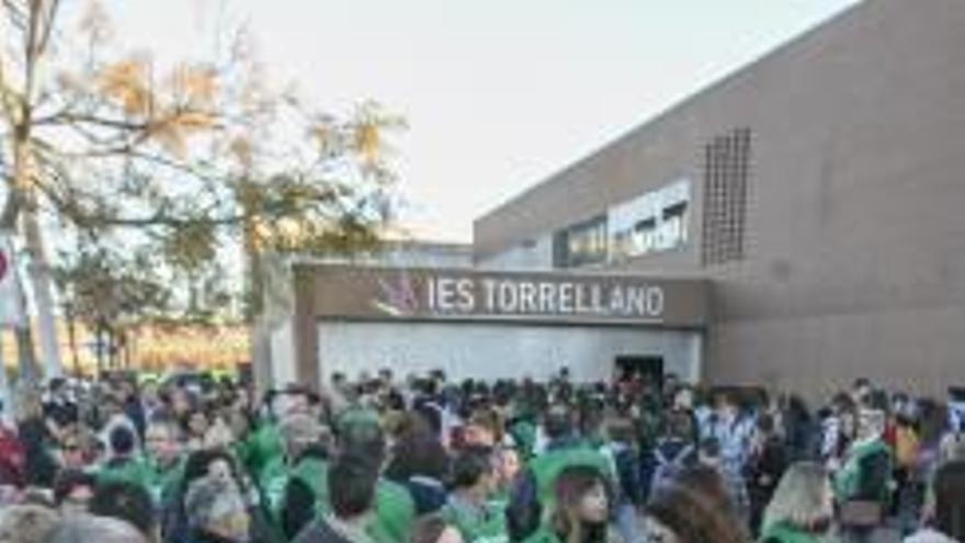 Doscientos alumnos del IES Torrellano de Elche llevan dos meses sin profesor de valenciano