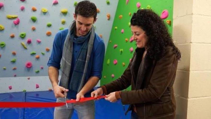 Son Servera estrena rocódromo bajo las gradas del polideportivo Es Pinaró