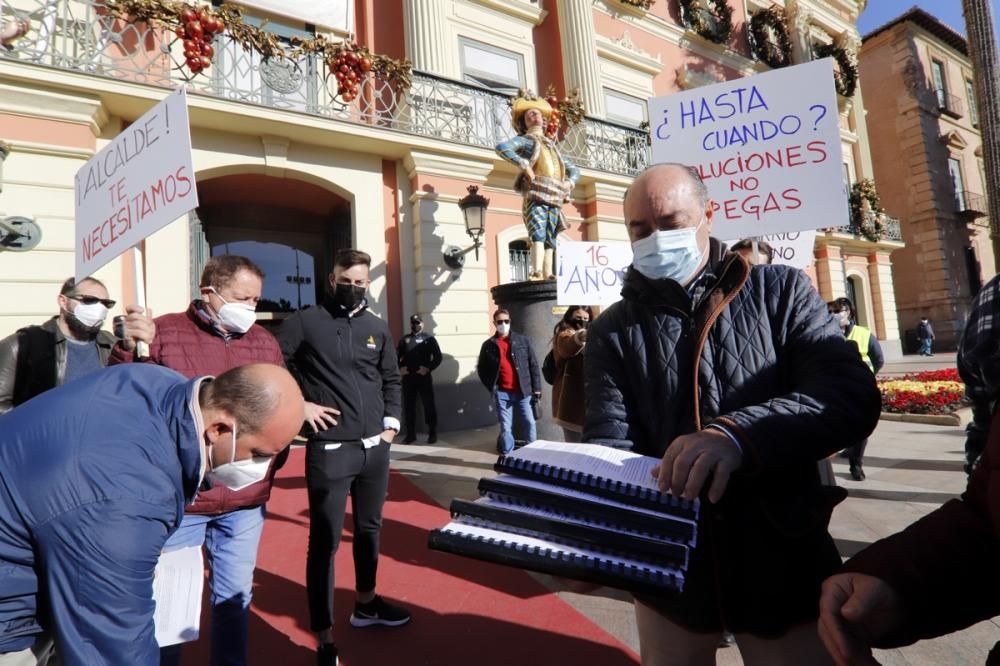 Vecinos de La Paz lanzan un SOS a Ballesta para que agilice el plan de Rejas