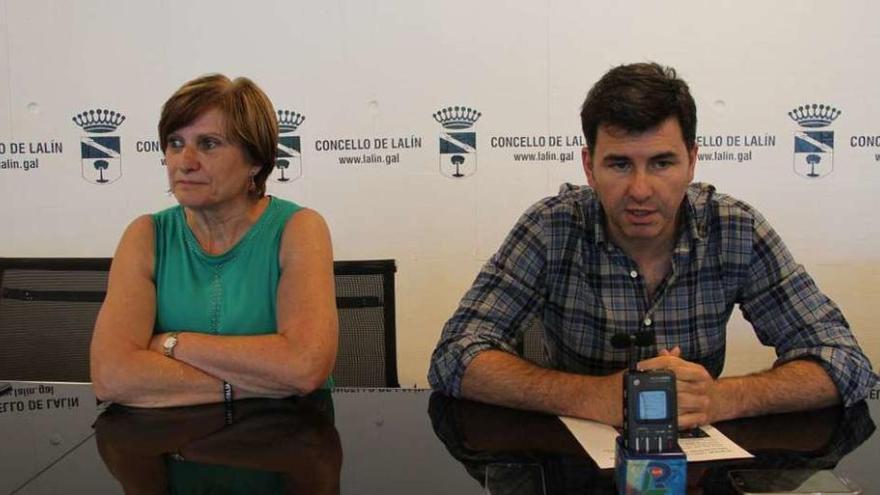 Celia Alonso y Nicolás González Casares en su comparecencia de ayer en el consistorio.