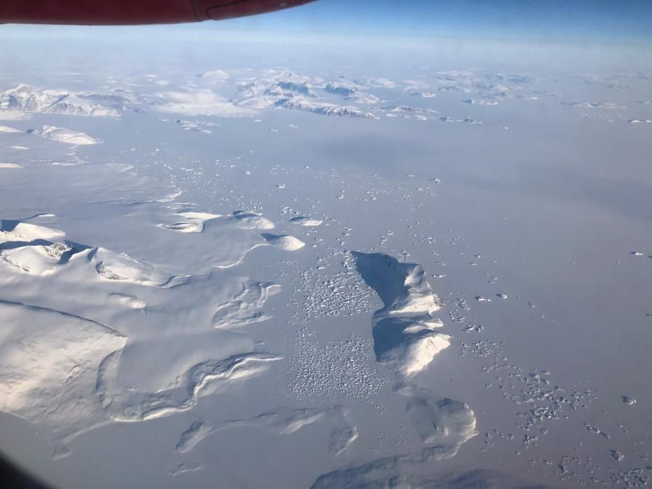 Cuarto día del Desafío Ártico lleva a Manuel Calvo hasta Qaanaaq