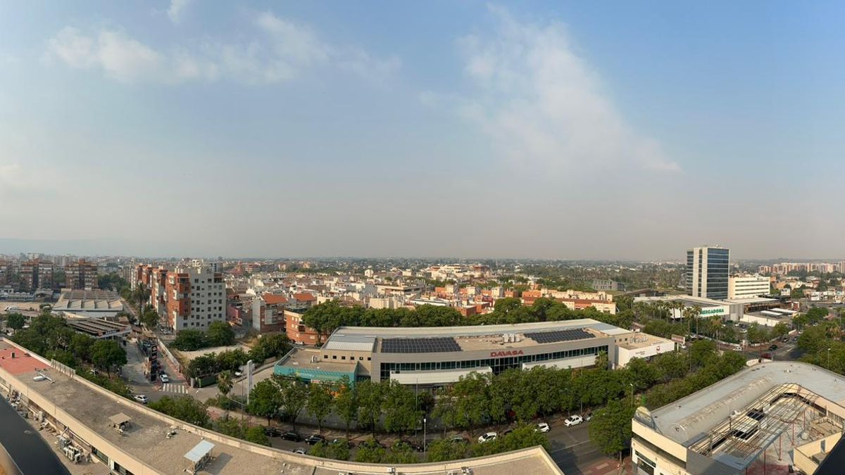 Vista panorámica del cielo este martes por la mañana en la ciudad de Murcia