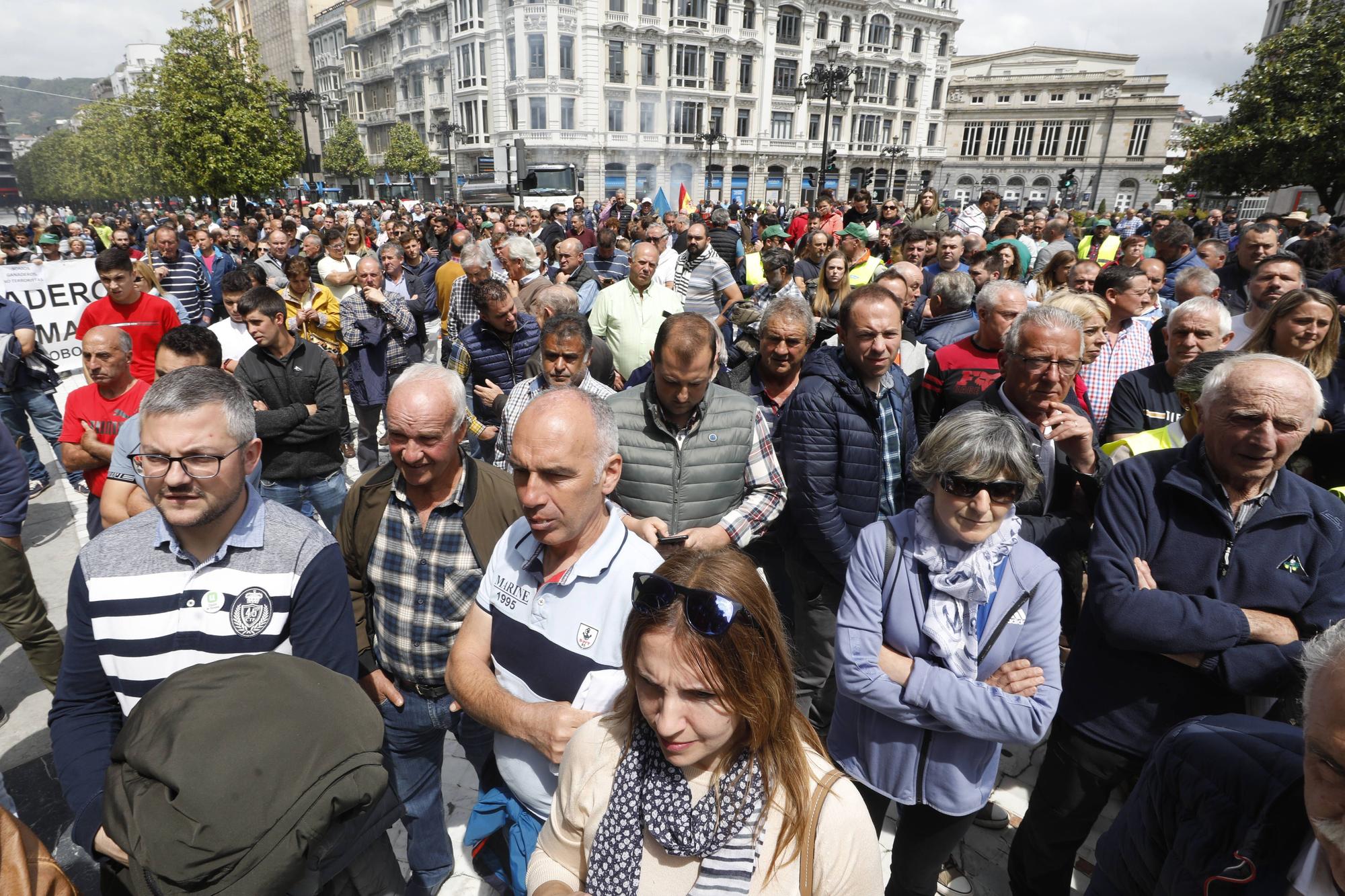 EN IMÁGENES: Así fue la tractorada de protesta del campo asturiano en Oviedo