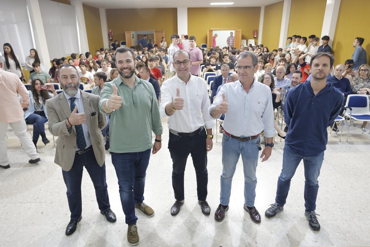 Imagen de los participantes en el debate del Colegio de Las Josefinas.