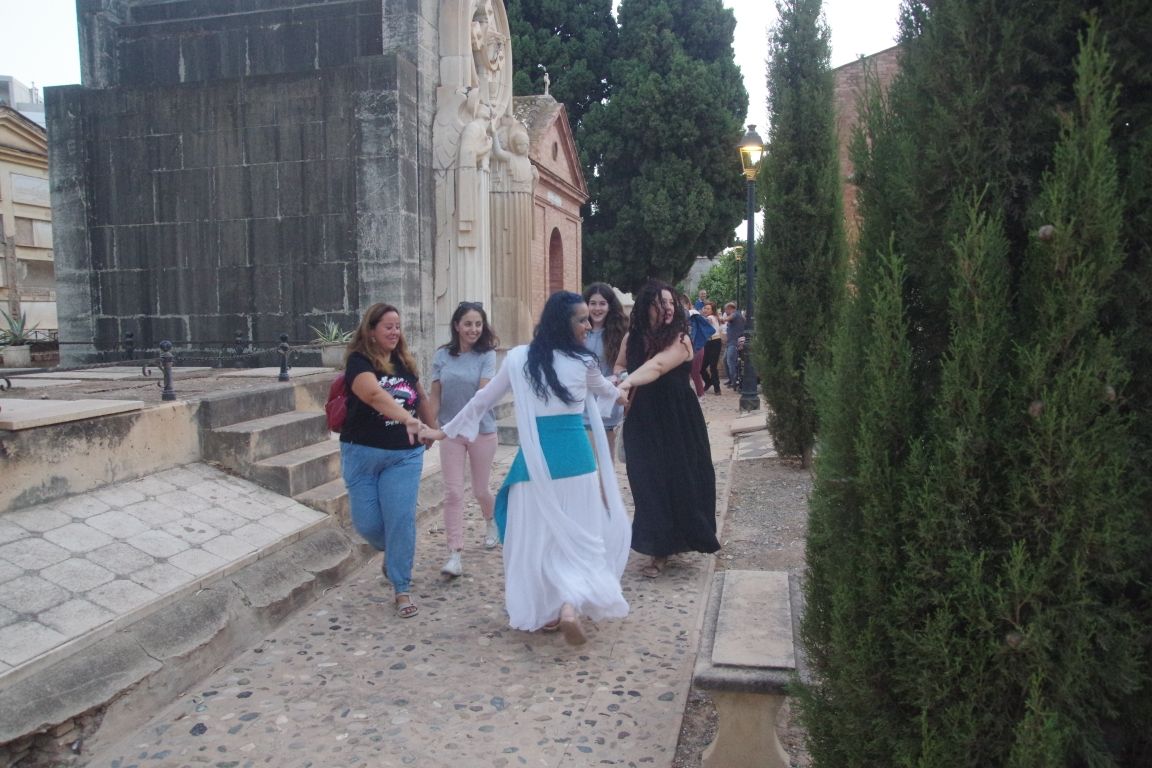 Noche en Blanco: los cuatro elementos en el Cementerio de San Miguel