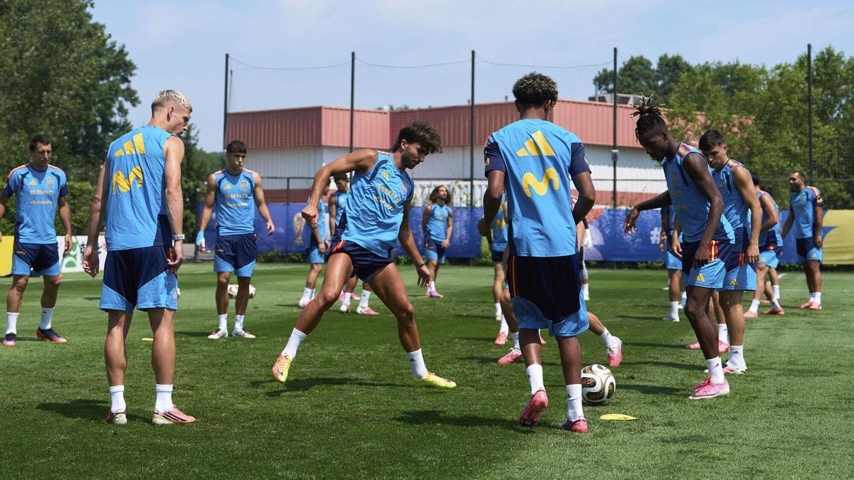 FINAL MUNDIAL | El último entrenamiento de España antes de la final del Mundial contra Argentina, cancelado por una tormenta eléctrica