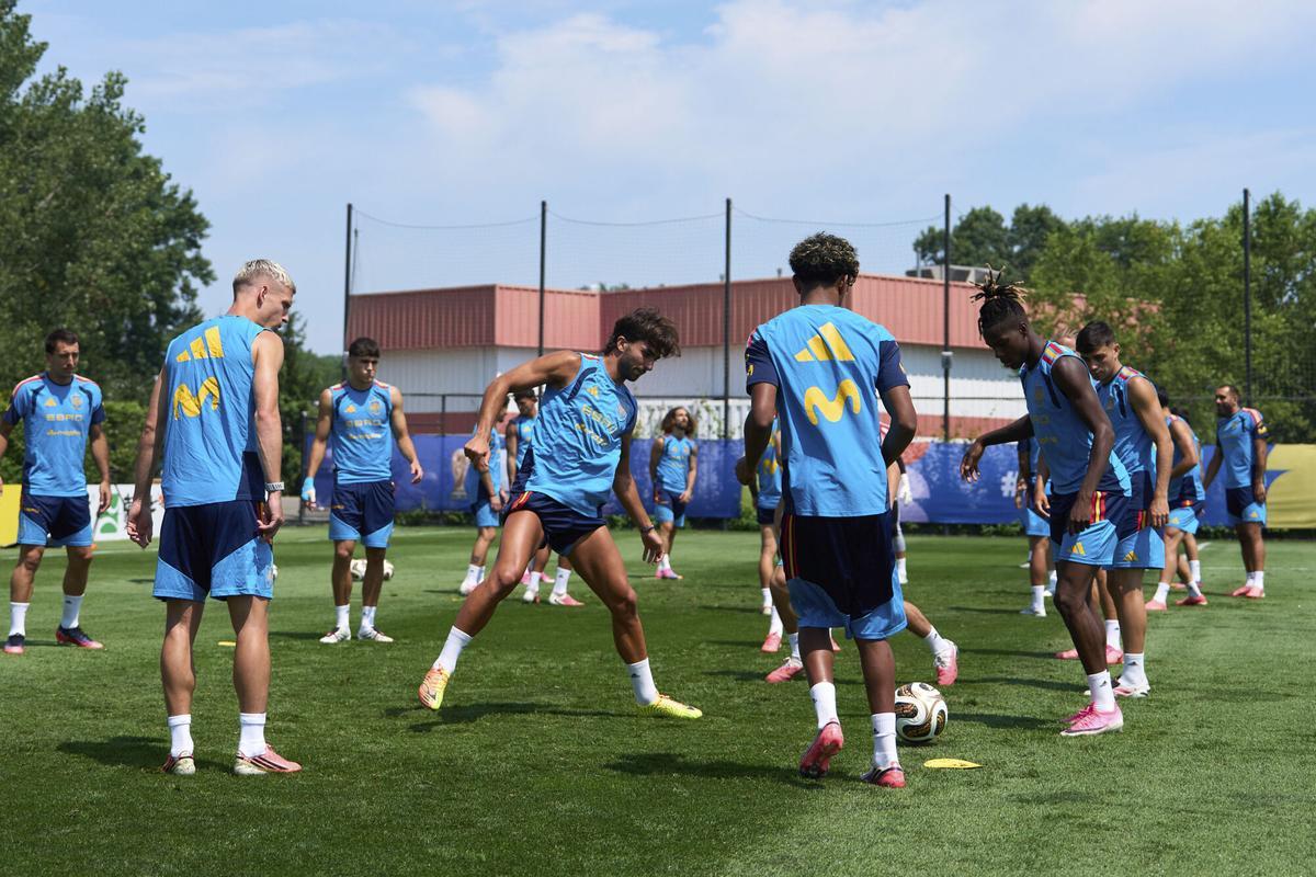 L'últim entrenament d'Espanya abans de la final del Mundial contra l'Argentina, cancel·lat per una tempesta elèctrica