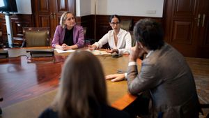 Las diputadas de Más Madrid, Alda Recas y Tesh Sidi.
