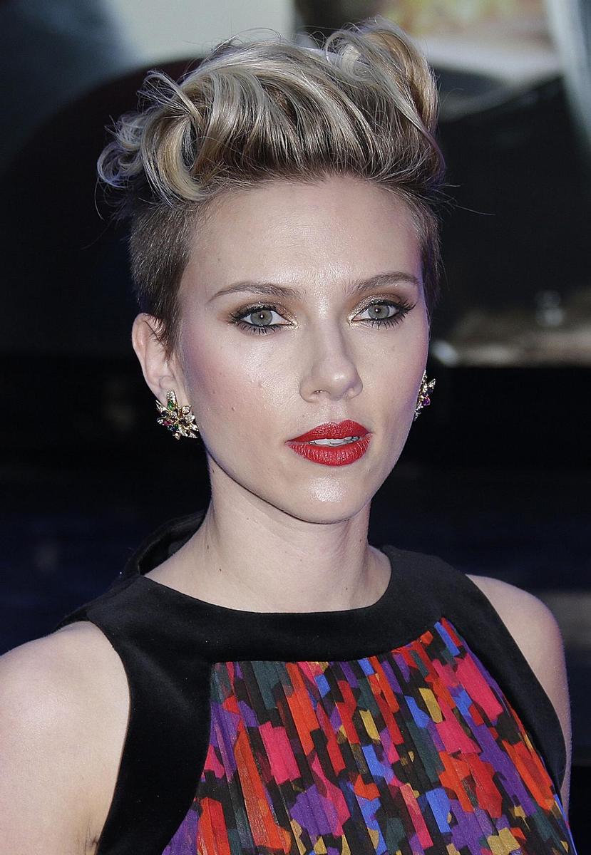 Famosas con acné, Scarlett Johanson