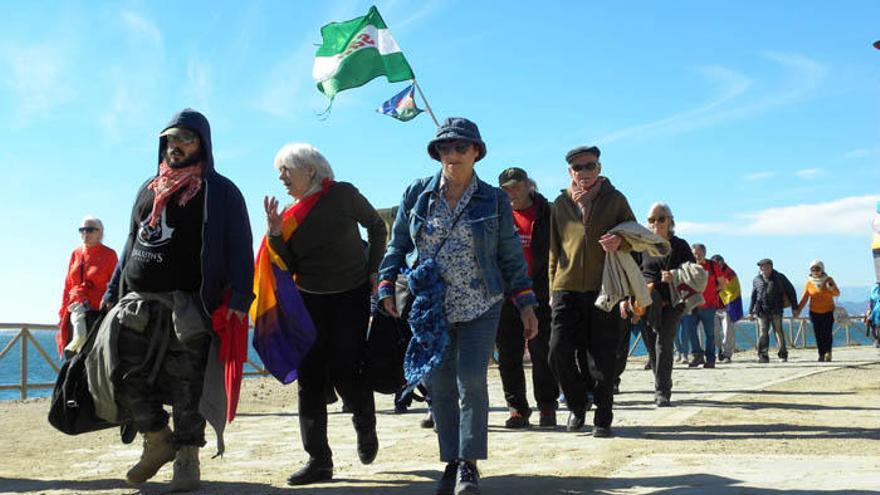 Unas 300 personas participaron ayer en una de las primeras actividades para recordar La Desbandá.