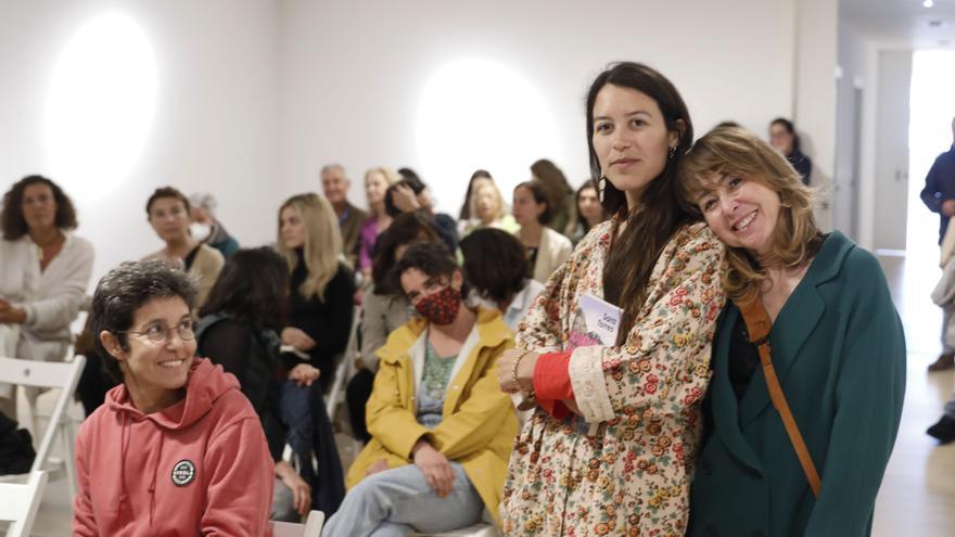 EN IMÁGENES: Así fue la presentación de la primera novela de Sara Torres en Gijón