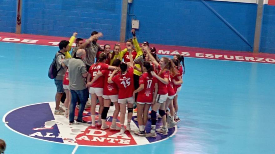 El Real Murcia Balonmano vence al Fuengirola y ya acaricia la final del sector (30-26)