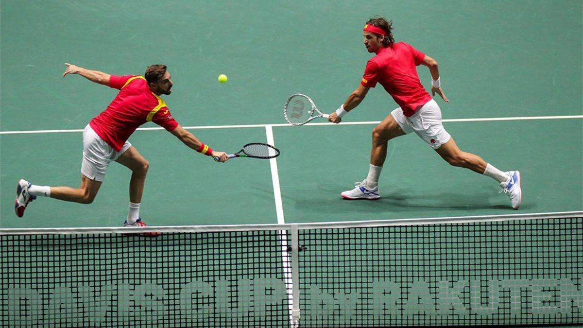 Marcel Granollers y 'Feli' López, durante el punto decisivo