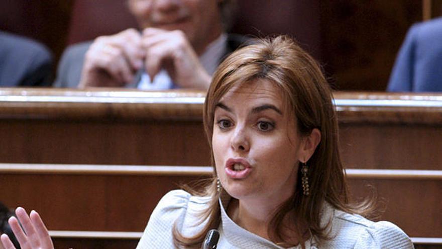 Crítica. Soraya Sáenz de Santamaría cargó contra Zapatero.