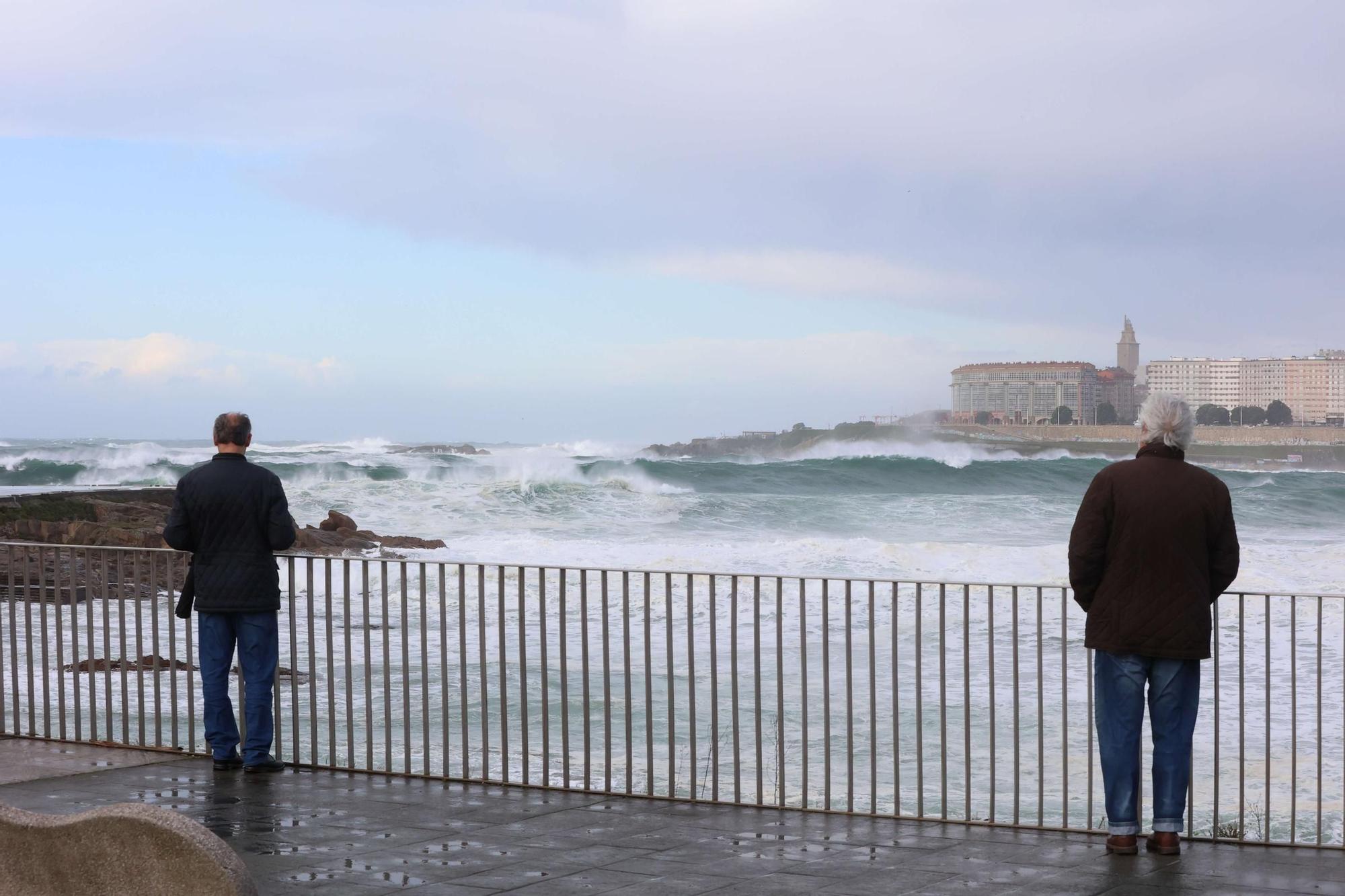 Alerta roja en el mar en A Coruña