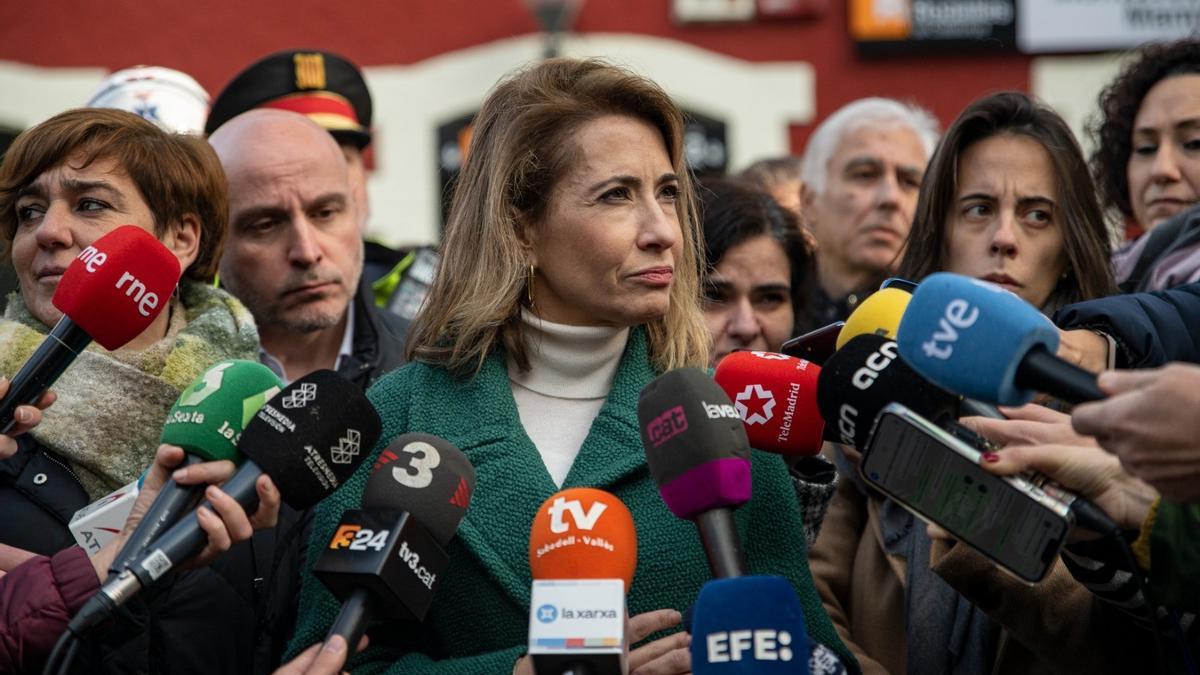 La ministra de Transportes, Movilidad y Agenda Urbana, Raquel Sánchez, en la estación de Montcada i Reixac - Manresa (Barcelona) tras el choque de dos trenes de pasajeros que ha dejado 150 heridos leves, en Montcada i Reixac (Barcelona, Catalunya (España)