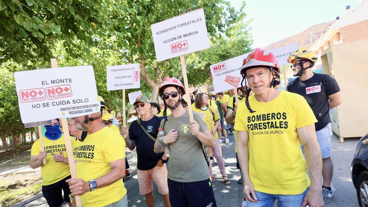 Movilización en Los Garres de los bomberos forestales de la Región de Murcia.