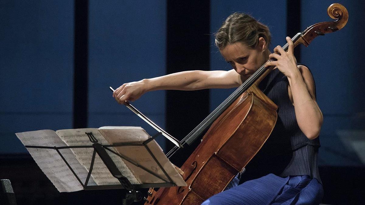 Sol Gabetta durante un concierto en el Palau de la Música.