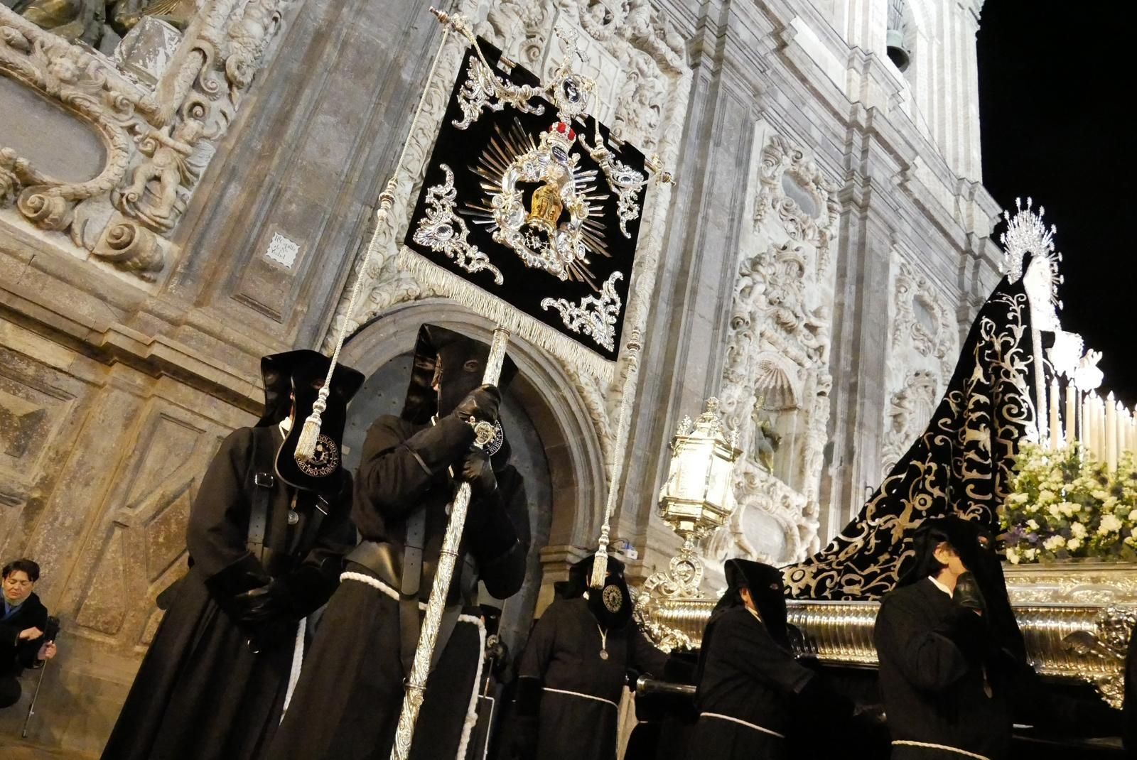 En imágenes | Zaragoza se conmueve con el 'Encuentro' de Jesús del Calvario y la Virgen de los Dolores