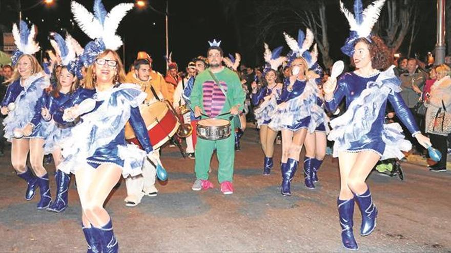 Derroche de fantasía en la ‘Ciudad en el mar’ con más de 700 personas en la calle