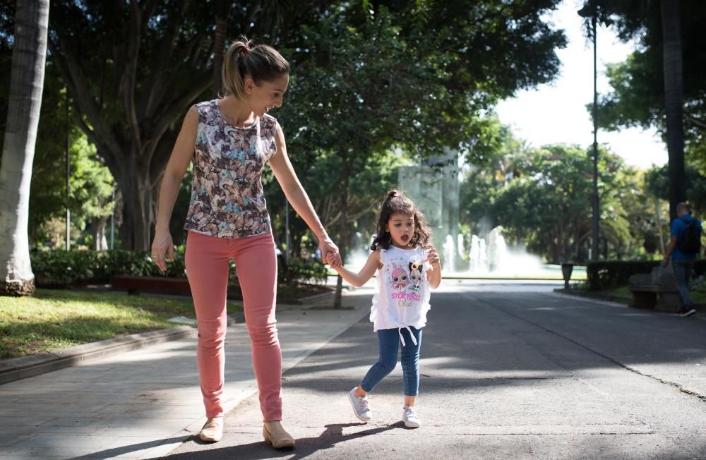 Dulce María, pequeña con una enfermedad rara