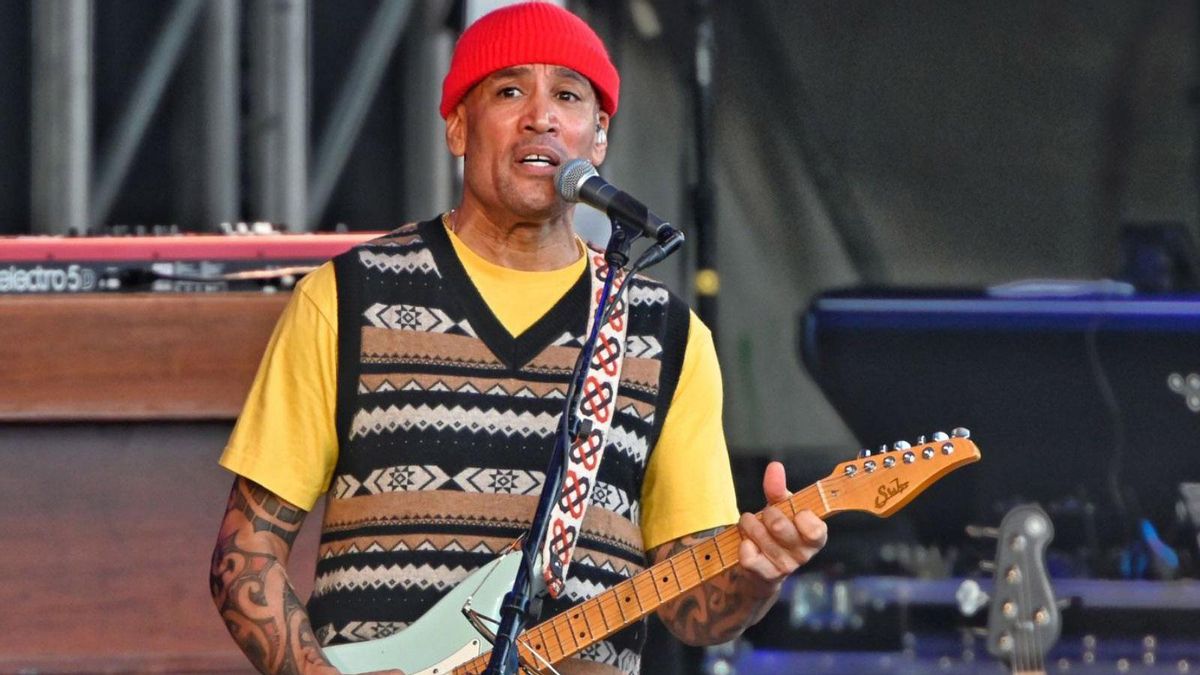 Ben Harper, durant la seva actuació d’ahir al festival Cruïlla.  | EL PERIÓDICO