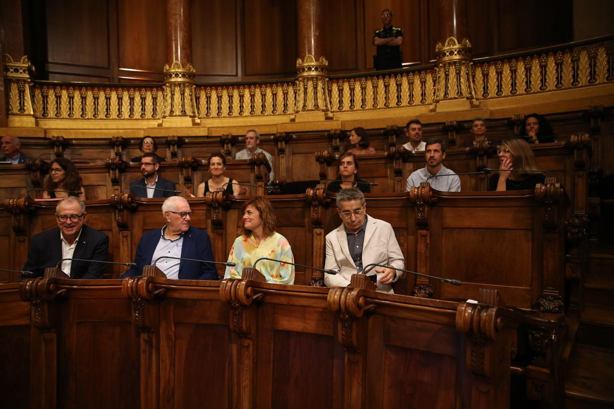 El Ayuntamiento de Barcelona ha celebrado este martes un pleno extraordinario para abrir el mandato del alcalde, Jaume Collboni.