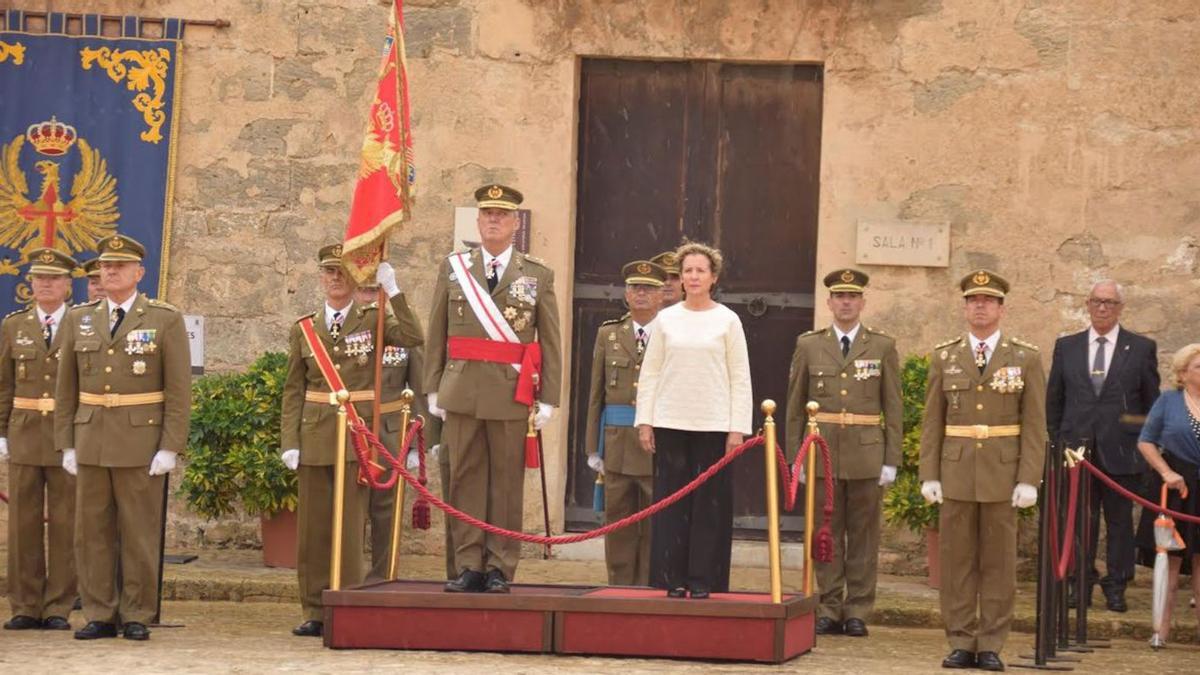 El Ejército celebra en Balears la Fiesta Nacional en el castillo de San Carlos.