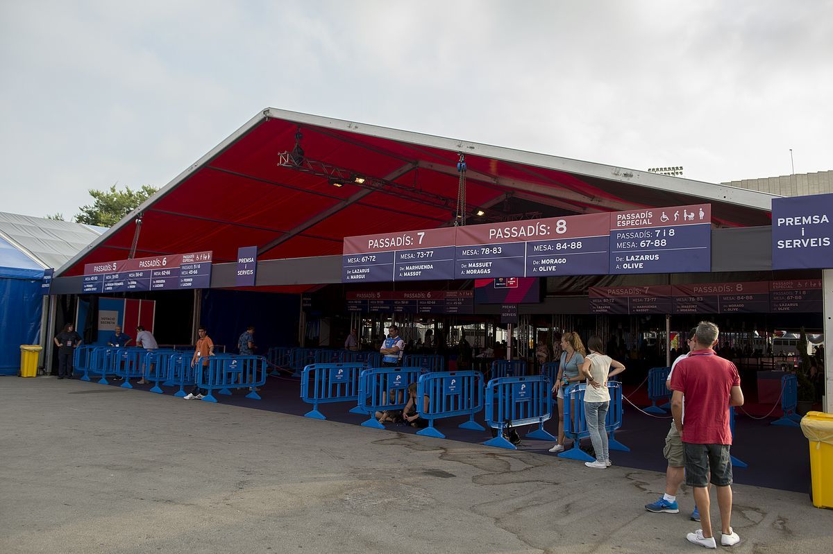 Votación en el Camp Nou en las últimas elecciones, en el 2015.