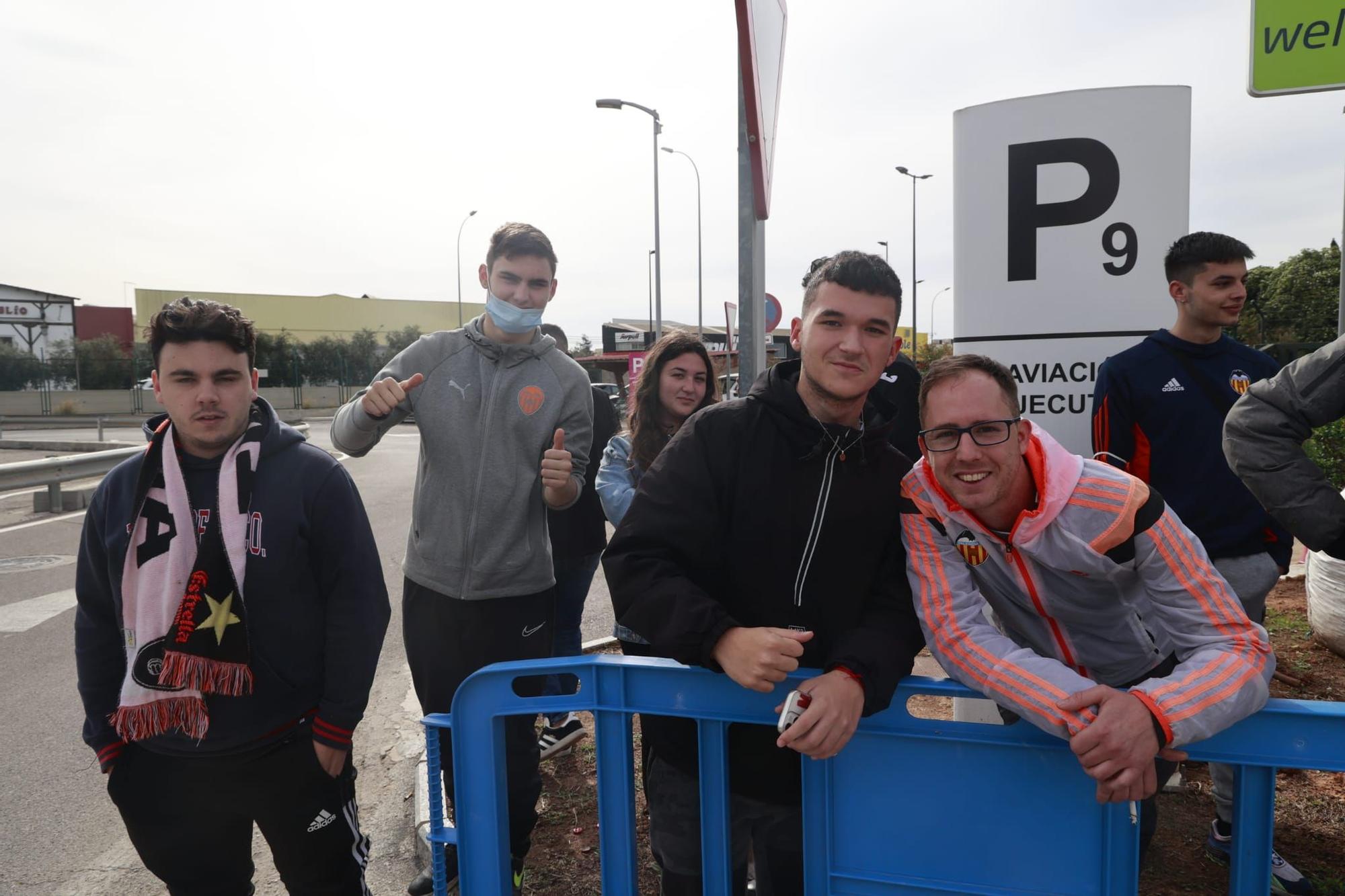 Comienza la peregrinación de los valencianistas a La Cartuja