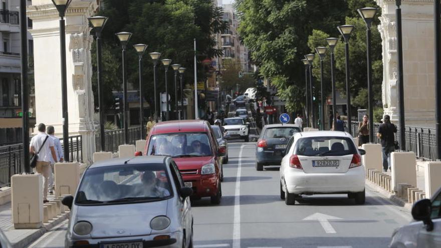 Elche gana en un año 3.000 vehículos