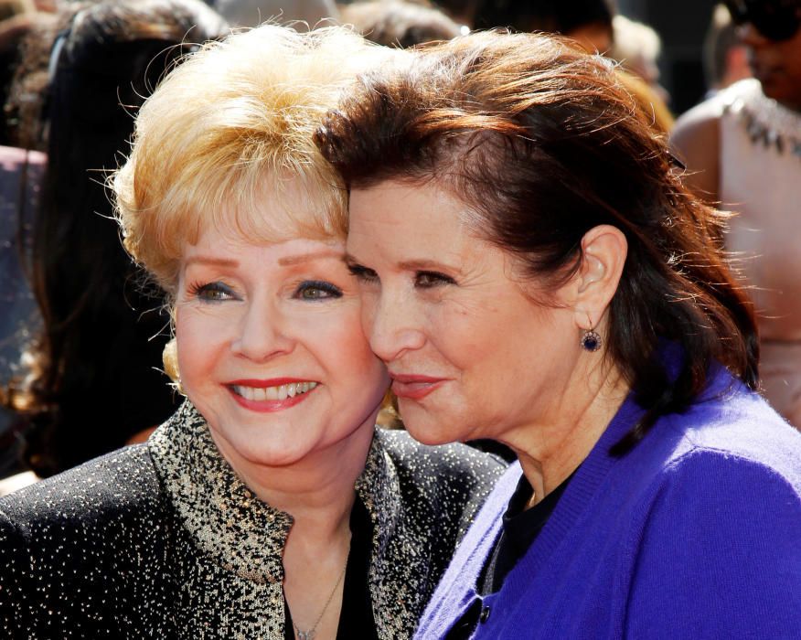 Muere Debbie Reynolds, madre de Carrie Fisher