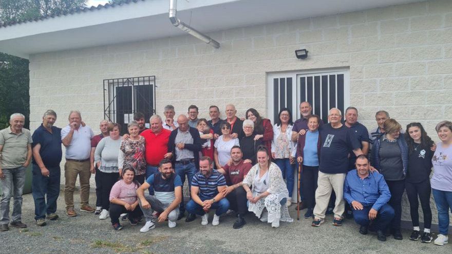 Los comuneros de Sanguiñedo, en una comida el año pasado.