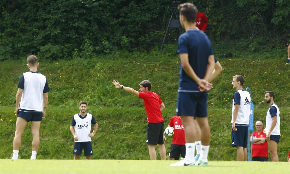 Alemany y Murthy, atentos al entrenamiento