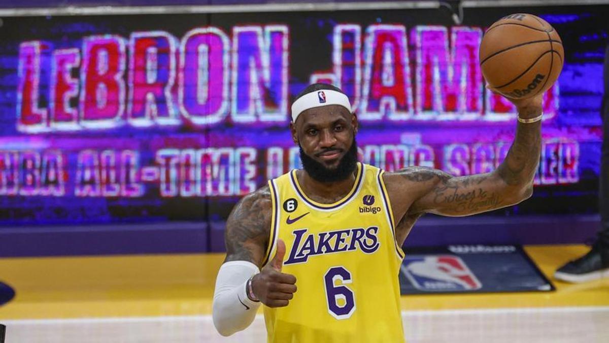 LeBron James, el día que batió el récord de anotación de la NBA la pasada temporada.