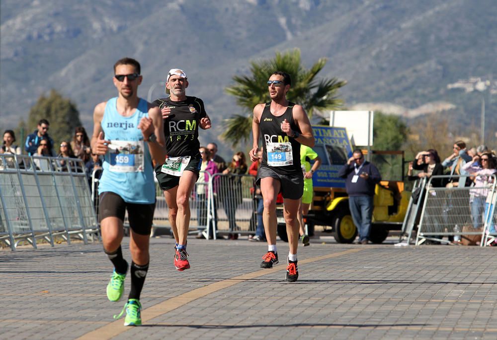 El Mouaziz, del Club Nerja de Atletismo ha vuelto a imponerse en la prueba, que ha alcanzado una participación récord con 7.500 corredores