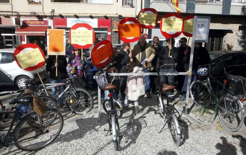 Marcha ciclista en protesta por la paralización del servicio Bizi