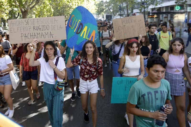 Huelga estudiantil masiva en València ante la emergencia climática