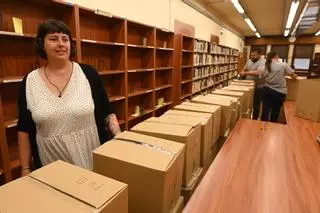 Inician el traslado de los 50.000 libros de la biblioteca municipal de Castelló.
