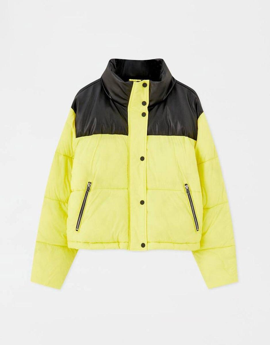 'Pluffy' en color amarillo de Pull &amp; Bear (Precio: 35,99 euros)