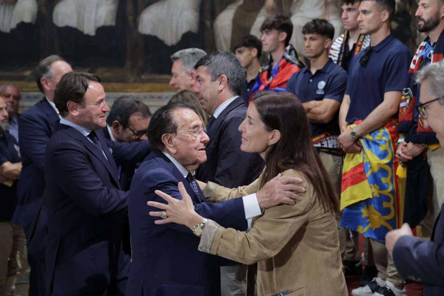 Todas las fotos de la rúa del Levante UD por su ascenso a Primera División