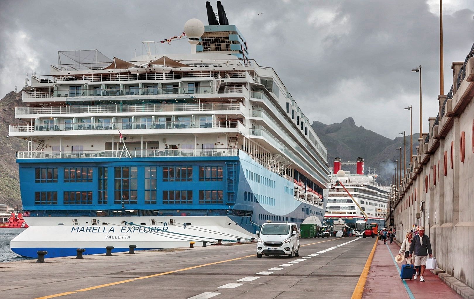 Llegada de más 8.000 cruceristas al Puerto de Santa Cruz